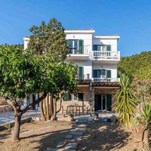 Kanaris Guesthouse, hotel in Skopelos Town