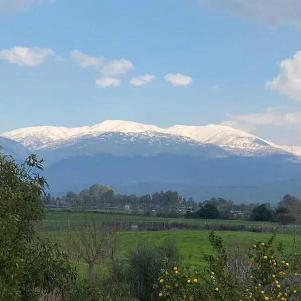 The Roof, hotel em Kfar Blum