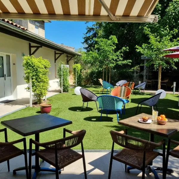 Bloom Hostel Bar & Garden, hotel v destinaci Bordeaux