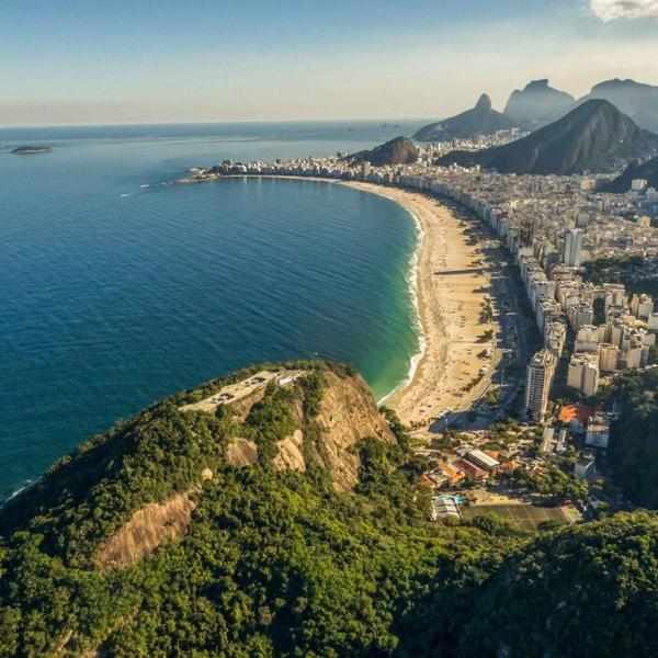 APÊ DE PRAIA alma lavada Leme Rio de Janeiro