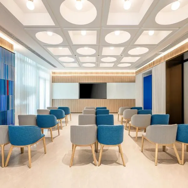 Holiday Inn Express Shanghai Hongqiao CBD by IHG, hotel v Šanghaji
