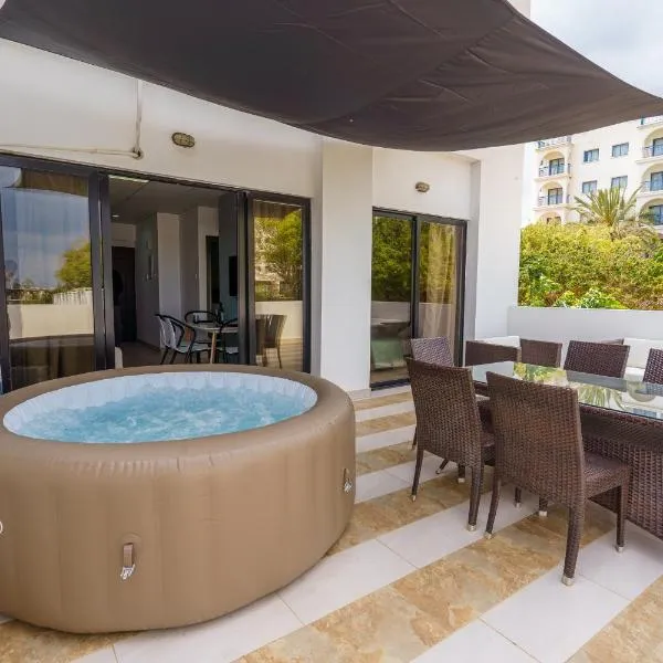 Pernera One Suites in Pernera Protaras, hotel in Paralimni