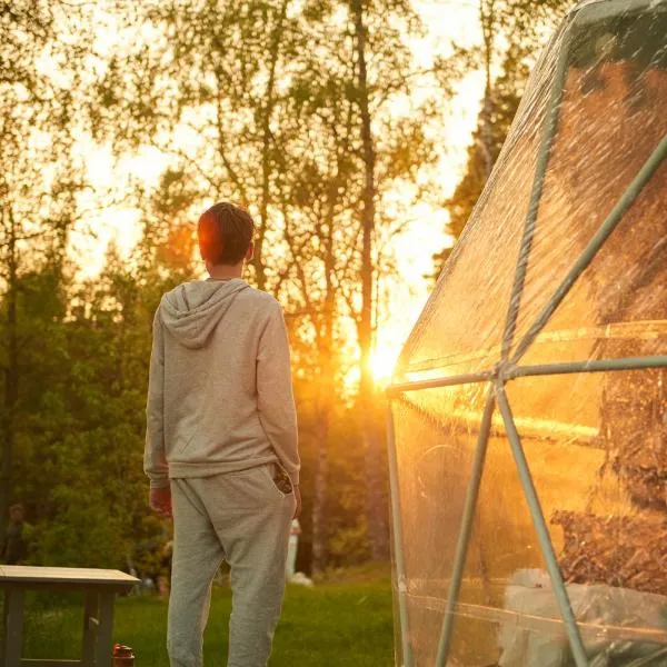 Glamping Julared, hotel v destinaci Mullsjö