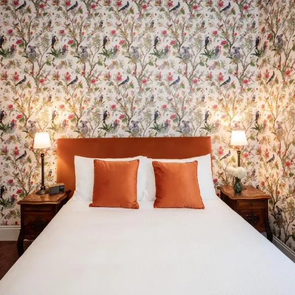 The Russell Boutique Hotel to Sydney Airport (SYD) premium and luxurious chauffeur service