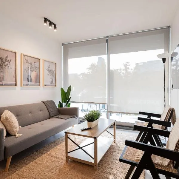 Las Condes Hideaway Modern 2BR 5 Guests, hotel in Santiago