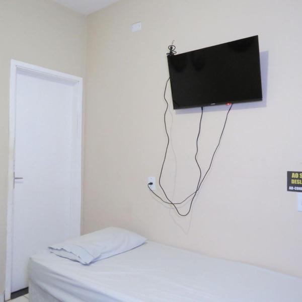 Hostel ElianeMS Quartos Privativos com Banheiro - Foto 5