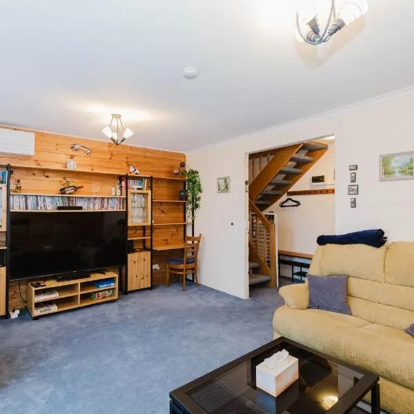 Montebello 2 of 12 Cobbodah Street, מלון בג'ינדביין