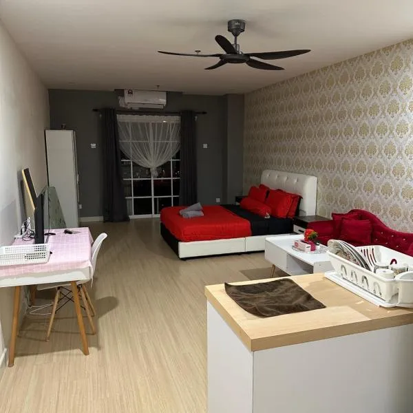 High Floor Naz Comfort Suite Champs Elysees, hotel v destinaci Kampar