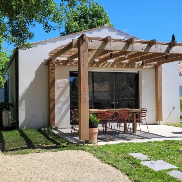 Maison à la campagne proche de La Rochelle, hotel in Sainte-Soulle