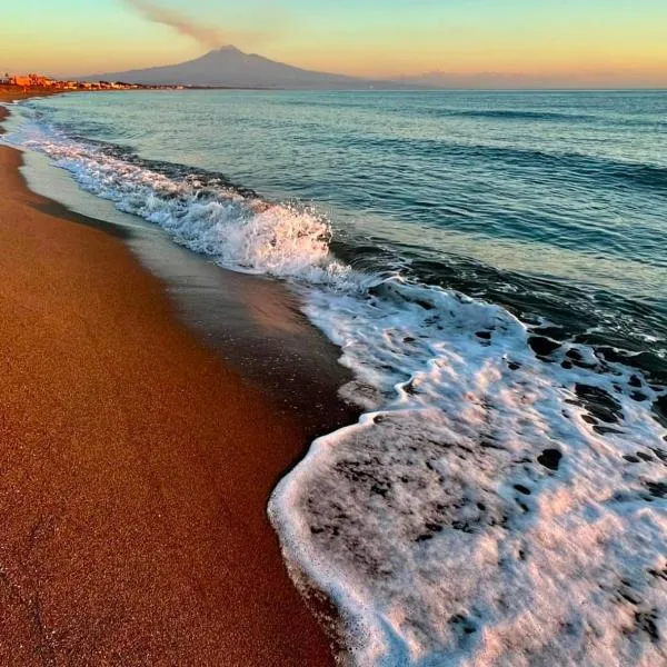 House on the beach, hotel v destinácii Agnone Bagni