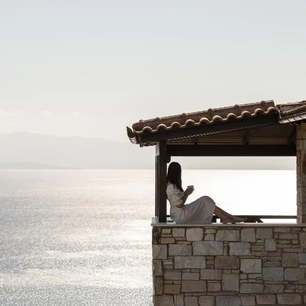 Karavia Lux Inn, viešbutis mieste Afissos