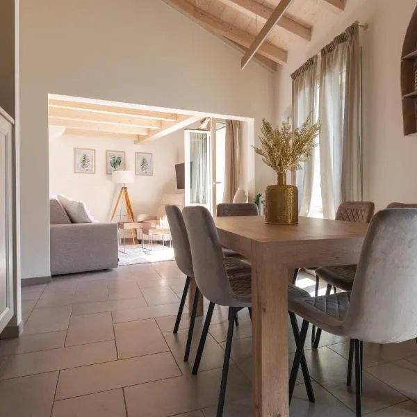 CHARMING MOMENT di Villa Porta - Casa Dolce, hotel v destinaci Luino