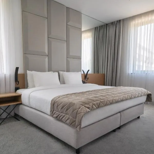 Hotel Mona Plaza