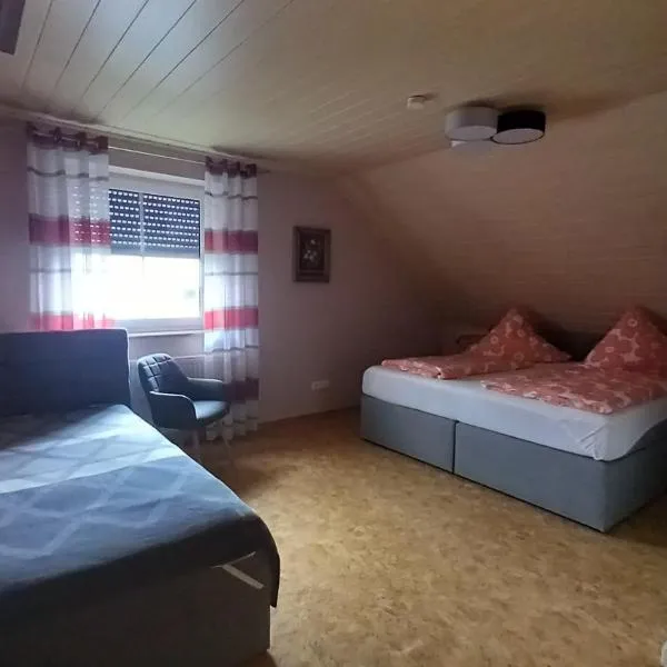 Ferienwohnung Maria Waldblick 95 qm,, hotel in Burtenbach