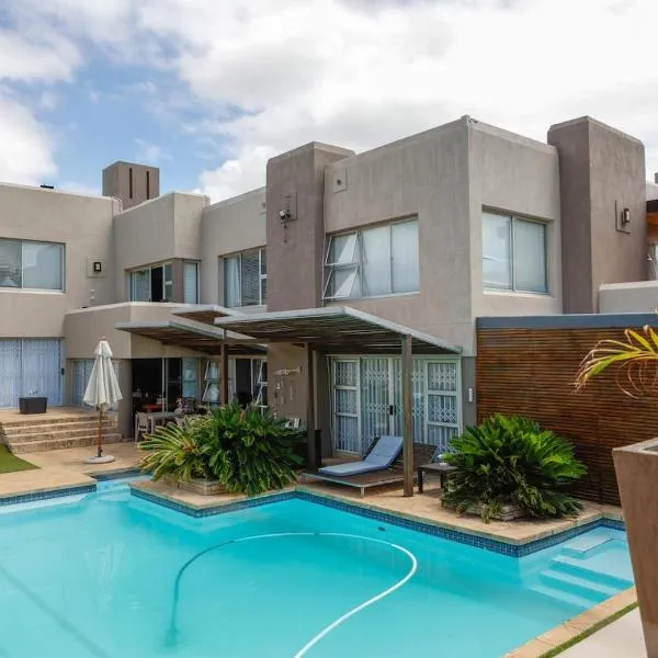 Cozy Apartment in Jeffreys Bay, hotel in Jeffreys Bay