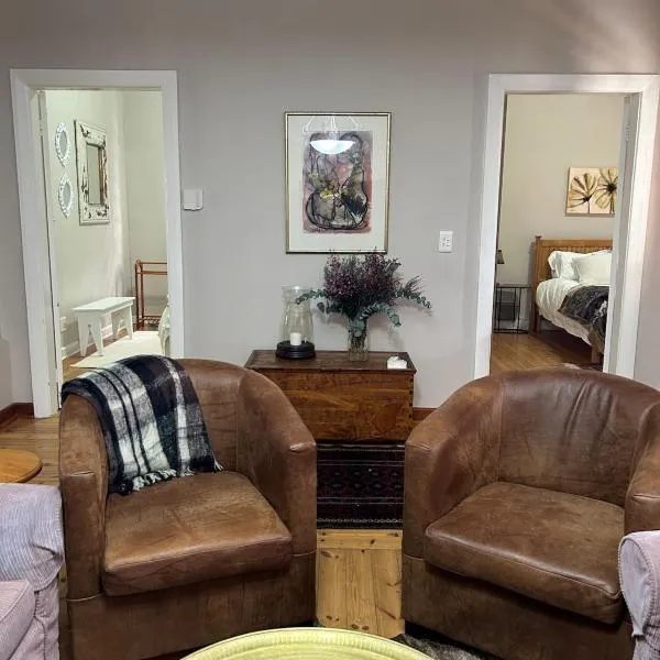 Dottie's charming cottage two bedroom apartment and workspace, hotel v destinaci Paarl