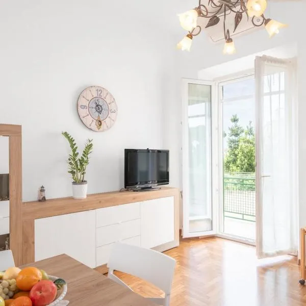 Terrazza Gorizia family apartment、ピオンビーノのホテル