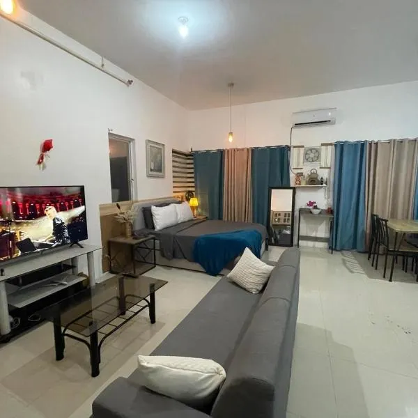 Deluxe studio unit at Modena Town Sq, hotel v destinaci Tunghaan