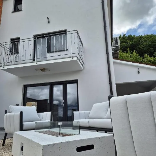 Domus in Monte, hotel in Kaldir