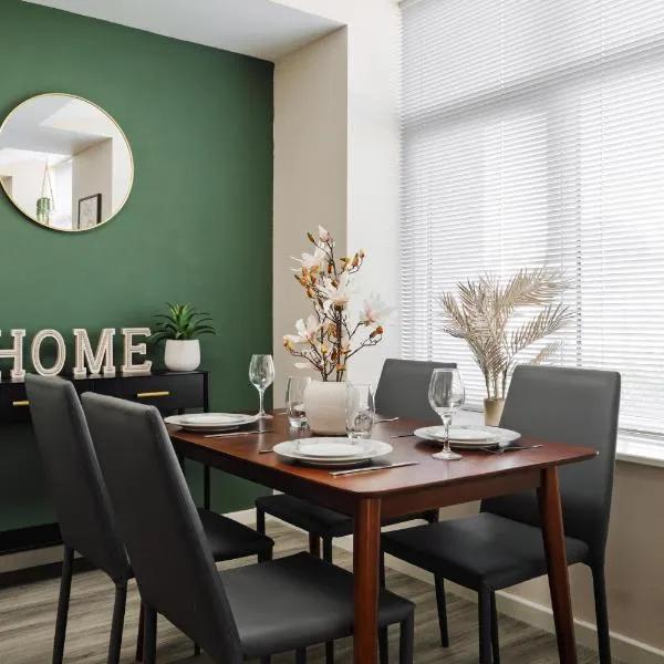 Central Apartment with 2 Parking Spaces!, hotel in Manchester