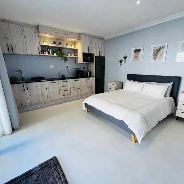 Rissie's Place, hotel in Gordonʼs Bay