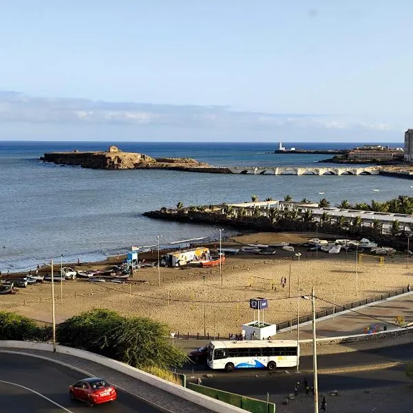 Mendes Guesthouse - Former B&B In the heart of Praia, hotel v destinaci Praia