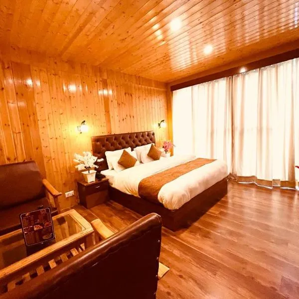 TATA Vista Resort Mall Road Manali - Centrally Heated & Air Cooled, hotel v destinaci Manāli