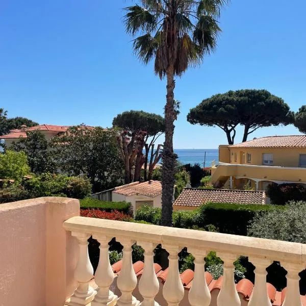 Grain de sable, les pieds dans l'eau, hotel in Cavalaire-sur-Mer