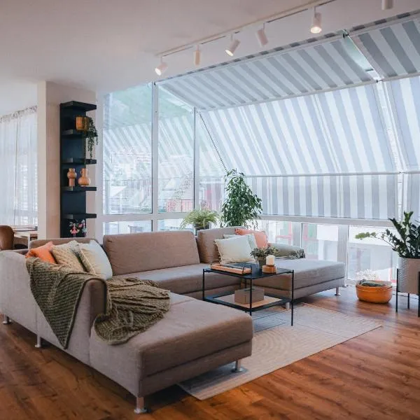 Central Penthouse No5 - sky view, hotel em Visp