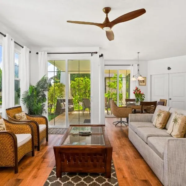 Tropical Princeville Condo with Private Lanai, hotel din Princeville