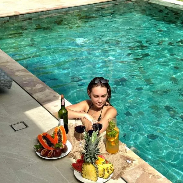 ラ ヴィル プーケット プール ヴィラ（La Ville Phuket Pool Villa）、ナイヤンビーチのホテル