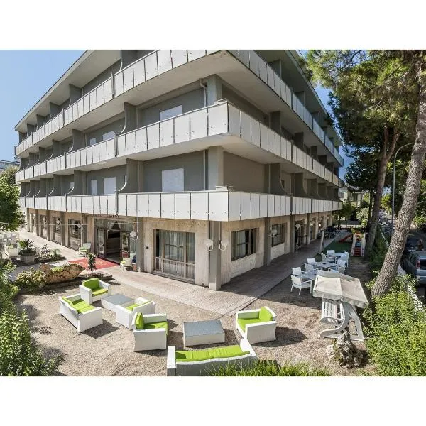 New Hotel Chiari, hotel in Cervia