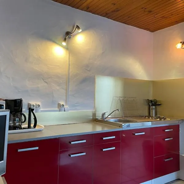 Apartment with mountain view, Hotel in Espelette