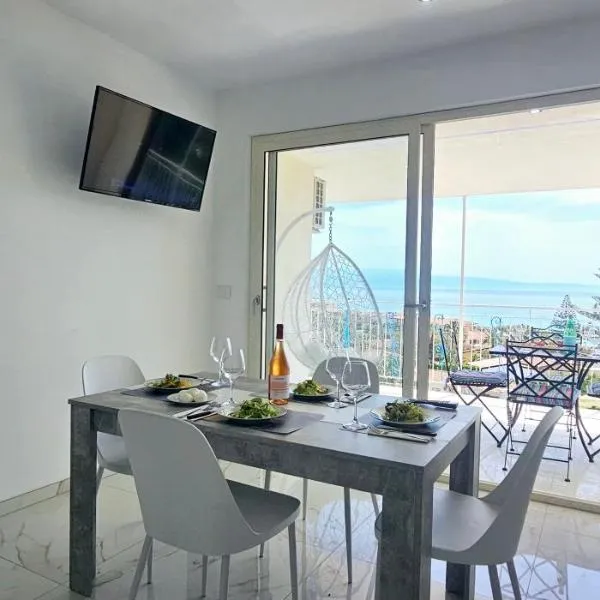 Ninfa Sul Mare Apartments 50 M E T R I dal Mare Best Breakfast and Free Parking, hotel v destinaci Capo Vaticano