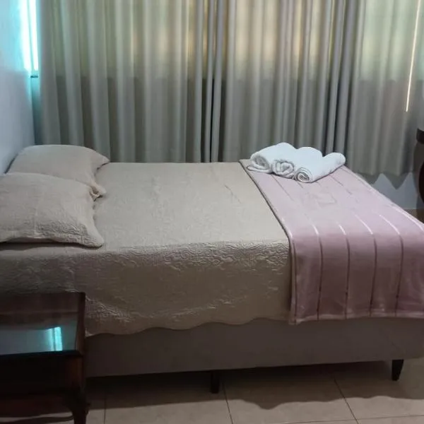 Apartamento 102 espaçoso e tranquilo, hotel v destinaci Goiânia