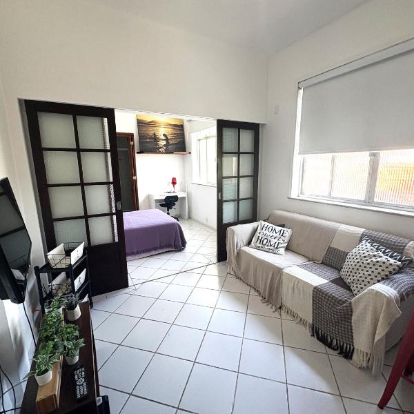 Studio confortável na URCA, perto Pão de Açucar, reformado, WI-FI, TV e ar condicionado SPLIT, vista livre , mercado na porta pauloangerami MC301 - Foto 3