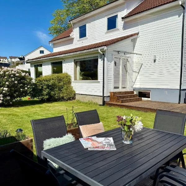 Central family twinhouse, hotel in Stavanger