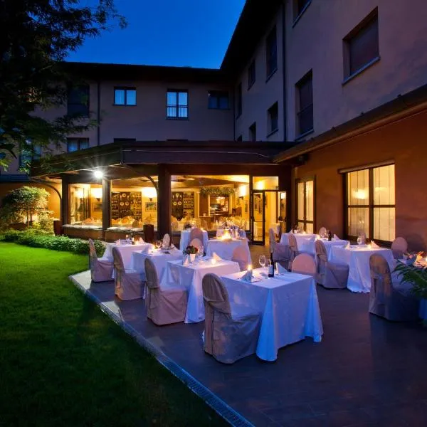 Brianteo Hotel and Restaurant, hotel in Cornate dʼAdda