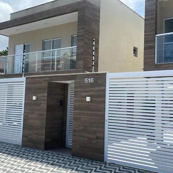 Casa de Condomínio 350 mts da Praia, hotel i Praia Grande