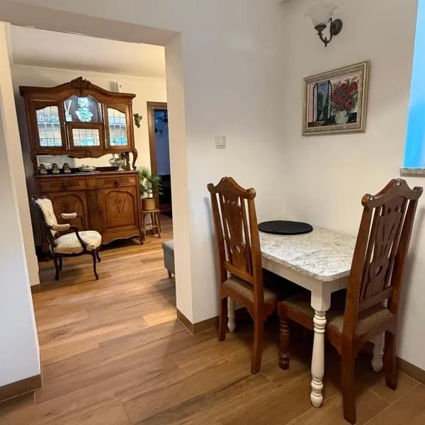 Apartament Antique Pruszków Centrum, hotel v destinácii Pruszków