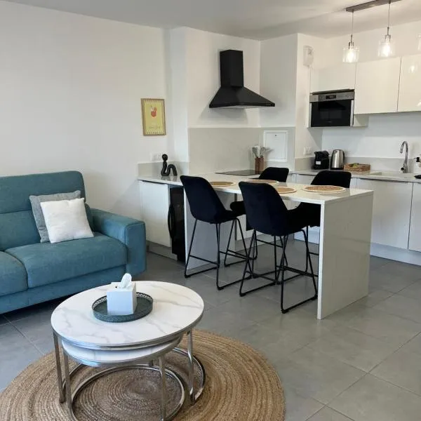 Casa Matteo - 5 min from Disney, hotel in Montévrain