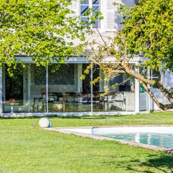 Domaine d'AROMM - Chambres d'hotes & gites - Piscine, Etangs & Animaux - Au calme, hotel v destinaci Ouches