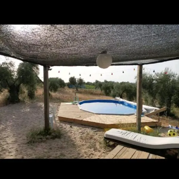 Caravana acogedora con piscina "Amantes de la naturaleza", hotel in Almonte