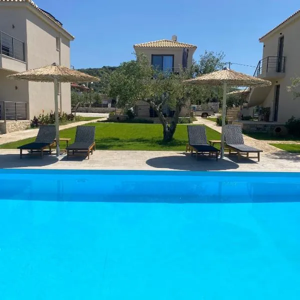 Three Charites Resort, hotel v destinaci Gialova