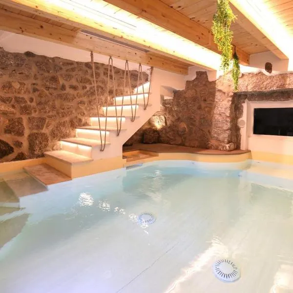 Romantic private pool room Relax in Castelsardo, hotel v destinaci Castelsardo