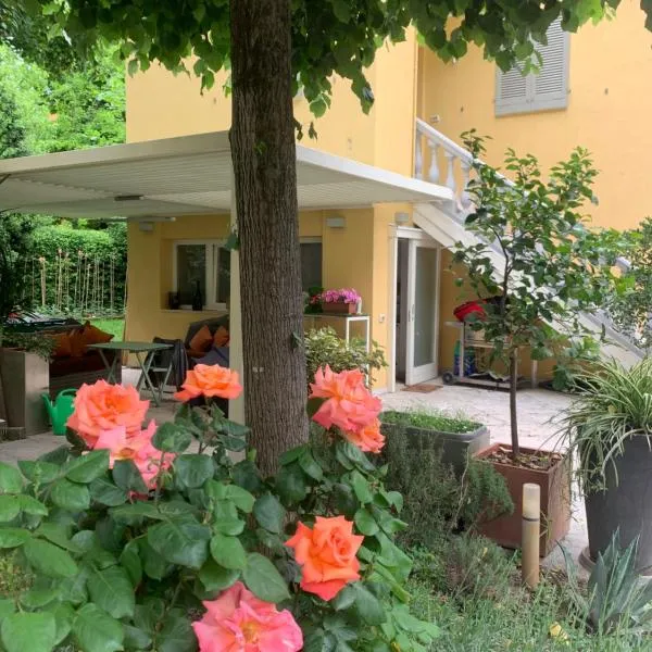 La tua casa con giardino a 2 passi dal centro, hotel in Modena