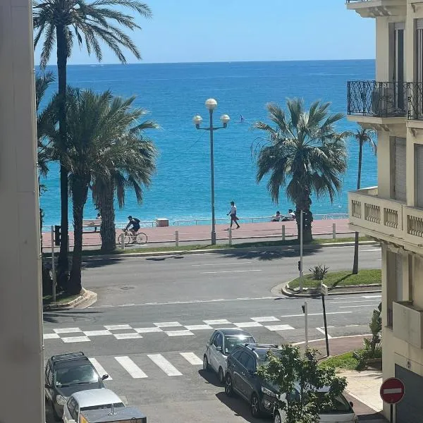 Appartement Luxe & design Vue mer sur la Promenade des Anglais, ξενοδοχείο στη Νίκαια