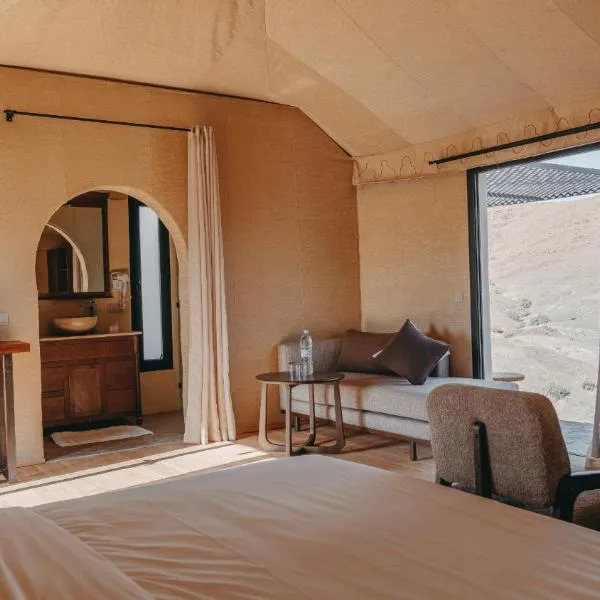 The White Camel Camp - Agafay Desert Activities, hotel di Marrakesh