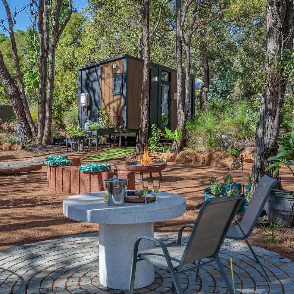 Jarrah Valley Escape by Tiny Away, hotel in Bedfordale