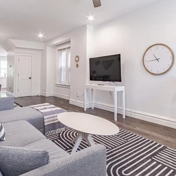 Ann Avenue 3BR St Louis Home with Games and Free Parking, khách sạn ở Saint Louis
